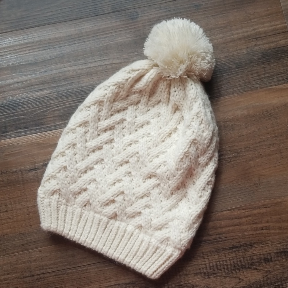 Isaac Mizrahi Pom Cable Knit Beanie Hat Cream EUC